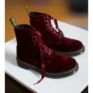 RED VELVET-SUEDE DR MARTENS / BURGUNDY / 6 UK / 8 FEMMES (US)
